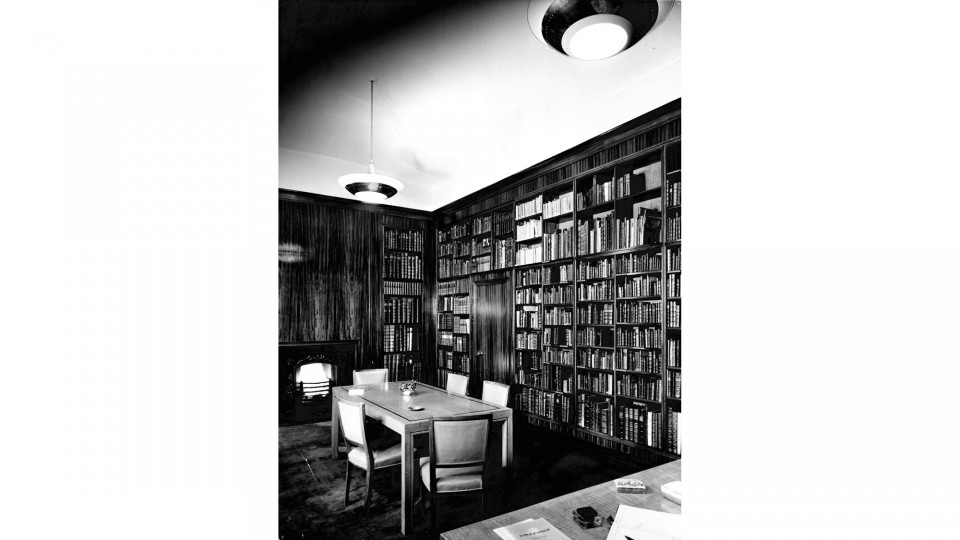 OXFORD UNIVERSITY PRESS - the printers room - fireplace - 1951