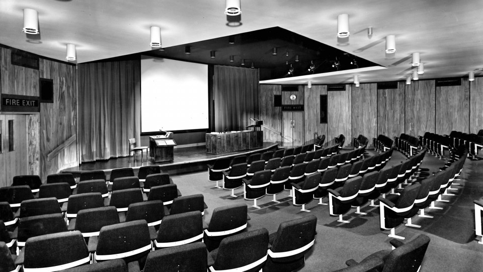 THE CHEMICAL SOCIETY - burlington house - lecture theatre at savile row